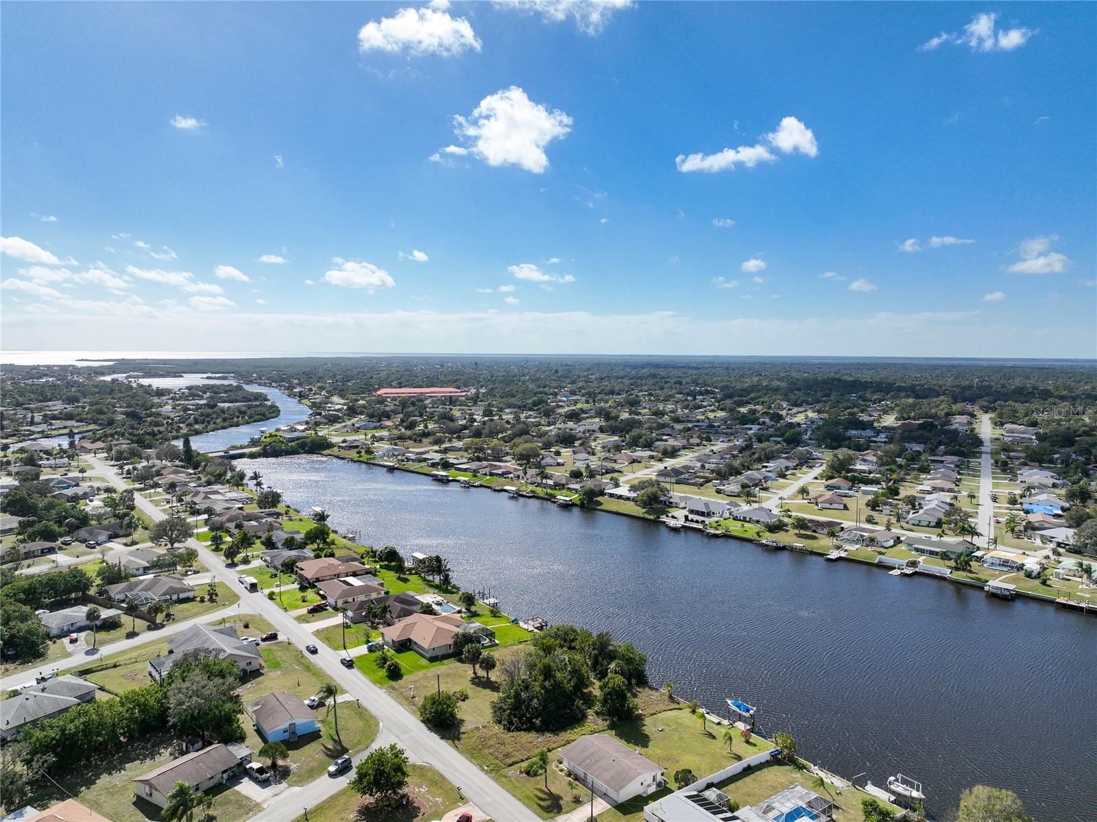 834 ELLICOTT CIR NW, PORT CHARLOTTE, FL — photo 21