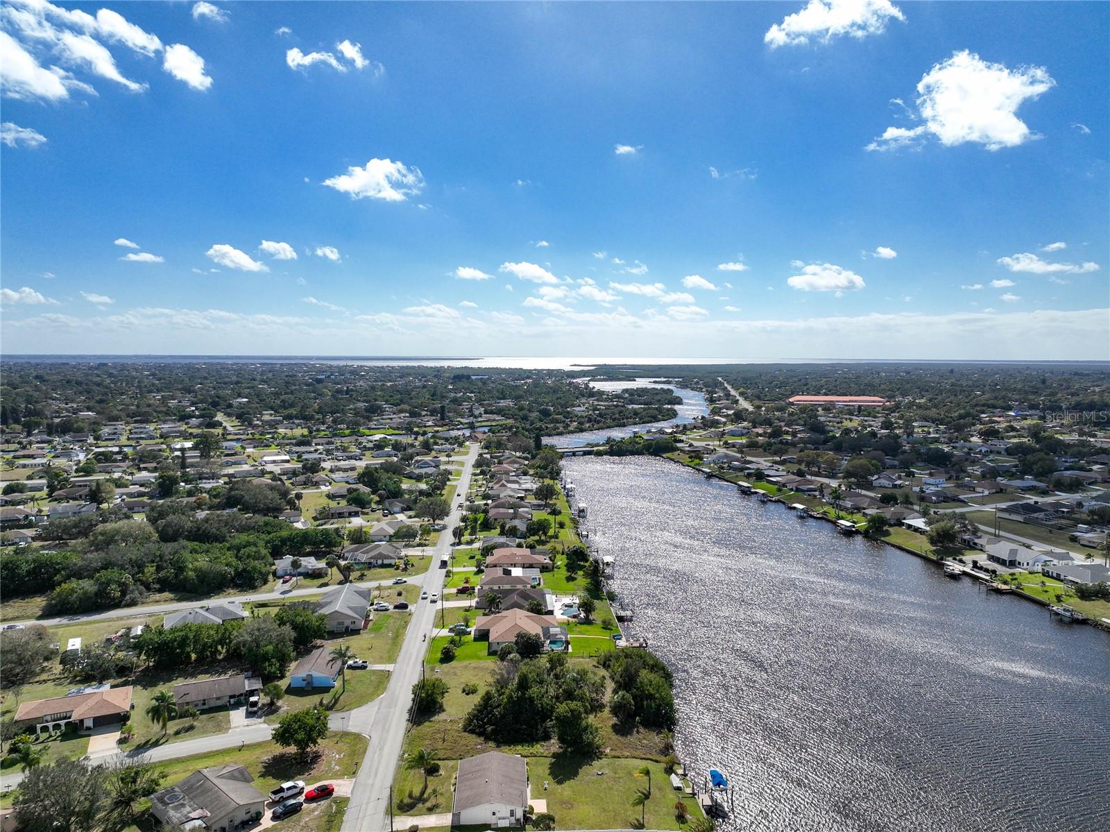 834 ELLICOTT CIR NW, PORT CHARLOTTE, FL — photo 19