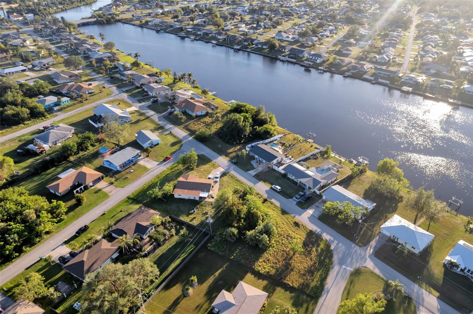 834 ELLICOTT CIR NW, PORT CHARLOTTE, FL — photo 18