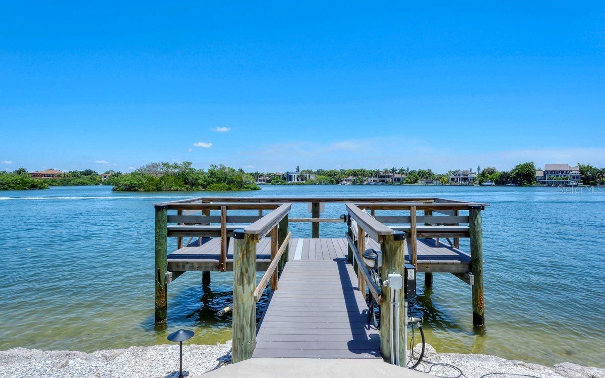1250 N PORTOFINO DR #102MAR, SARASOTA, FL — photo 37