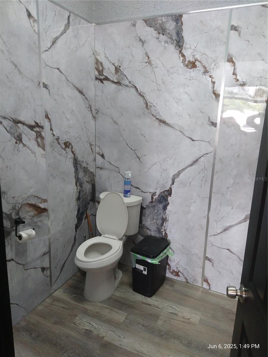 1301 W WATERS AVE, TAMPA, FL — photo 8