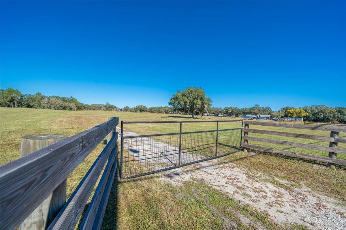 31935 COUNTY ROAD 52, SAN ANTONIO, FL — photo 12