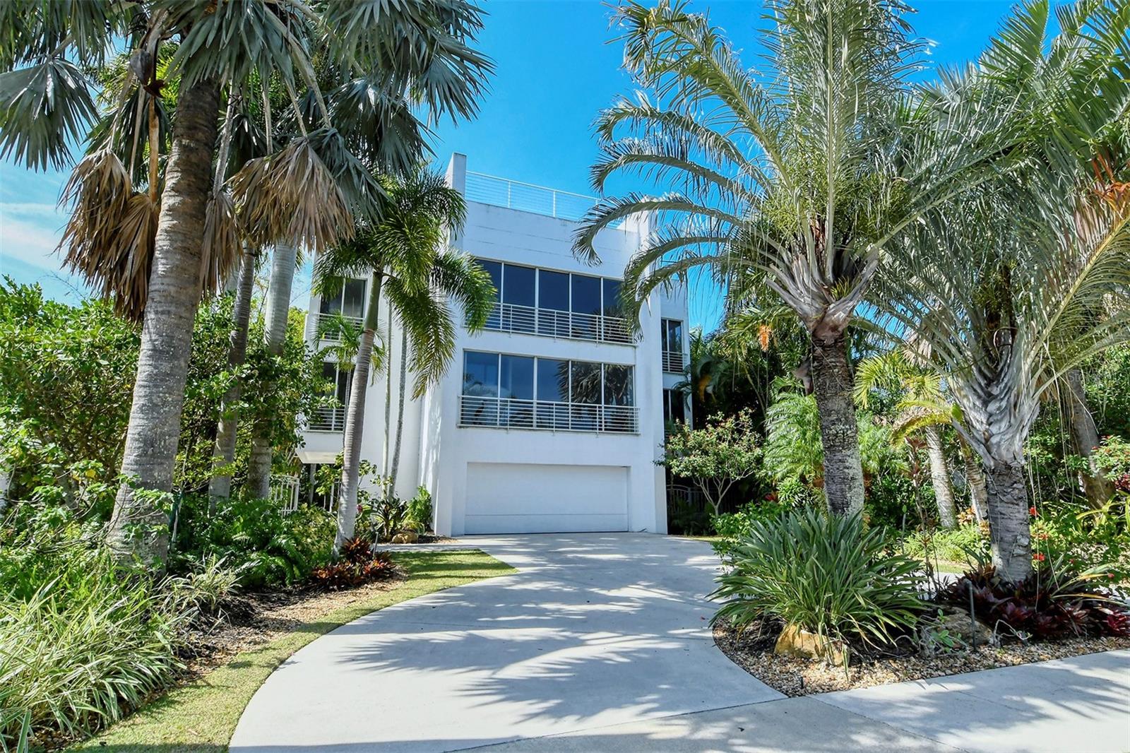 213 N WASHINGTON DR, SARASOTA, FL — photo 2