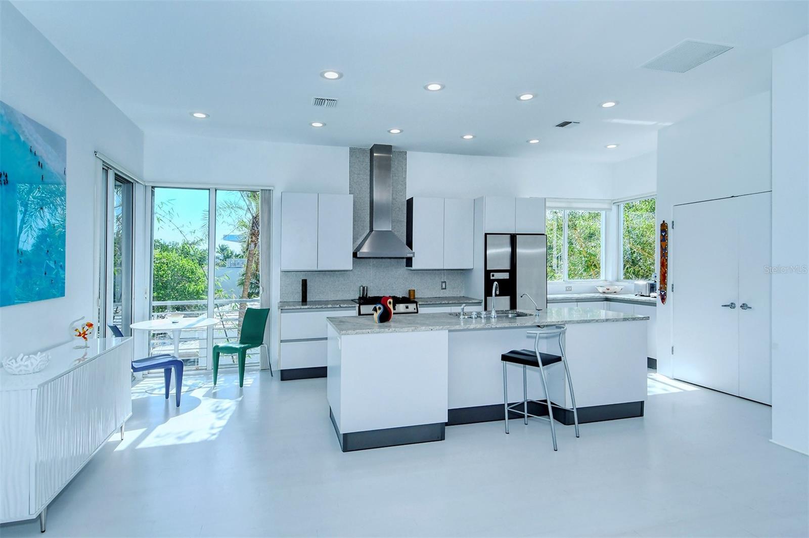 213 N WASHINGTON DR, SARASOTA, FL — photo 13