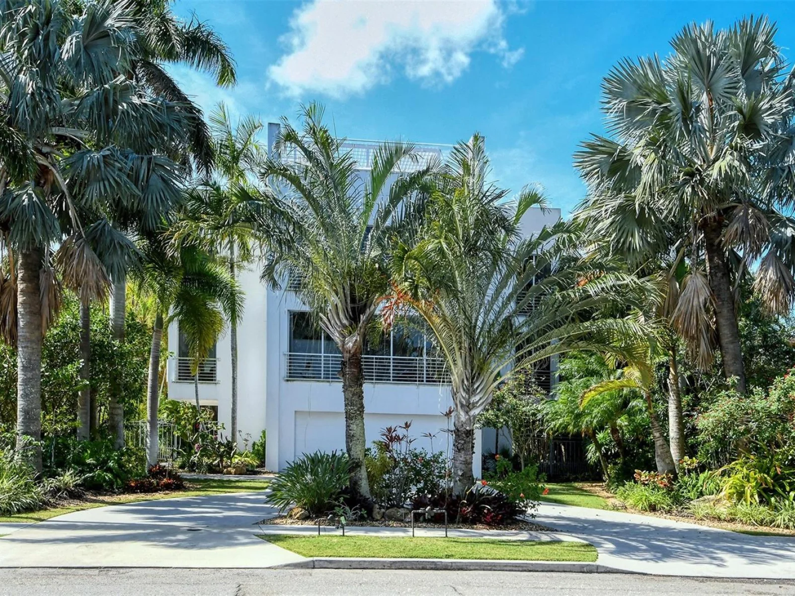 213 N WASHINGTON DR, SARASOTA, FL — photo 160