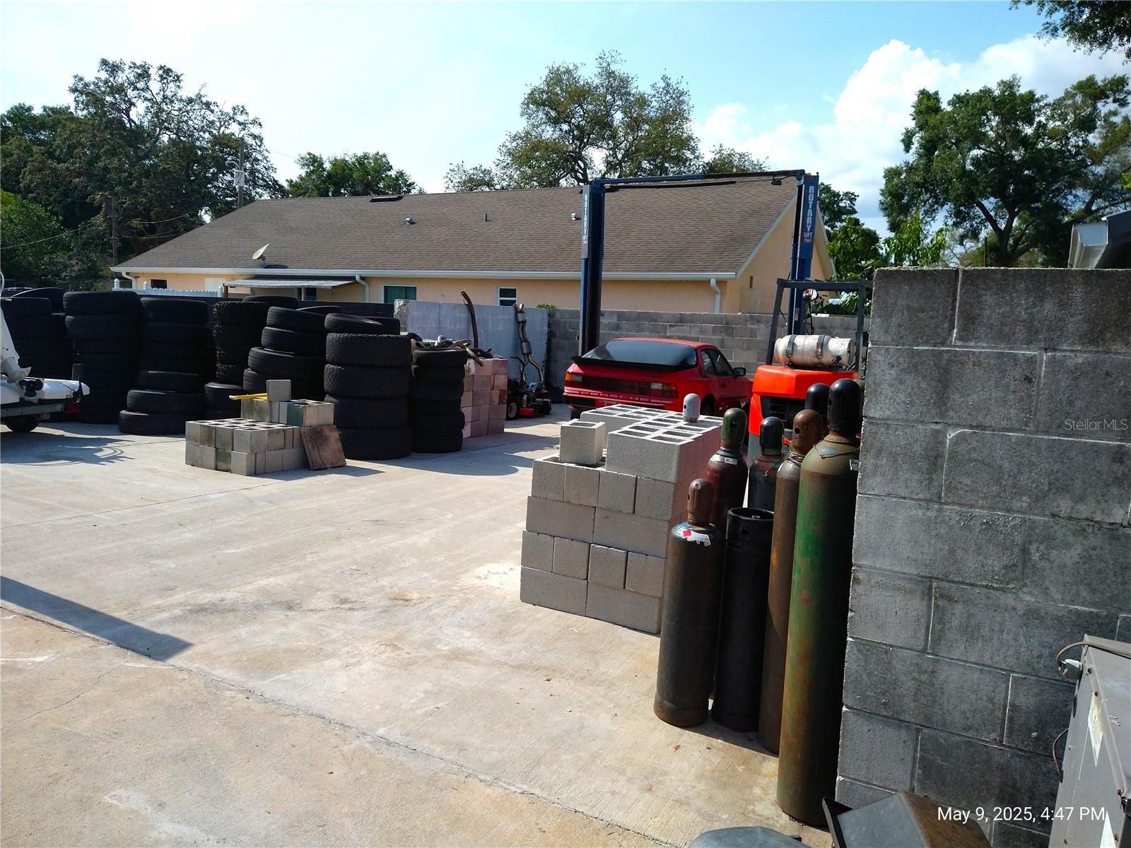 715 WEST WATERS AVE, TAMPA, FL — photo 25
