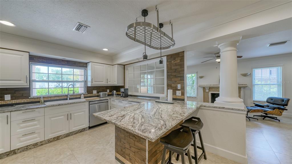 2520 TAMI SOLA ST, SARASOTA, FL — photo 17