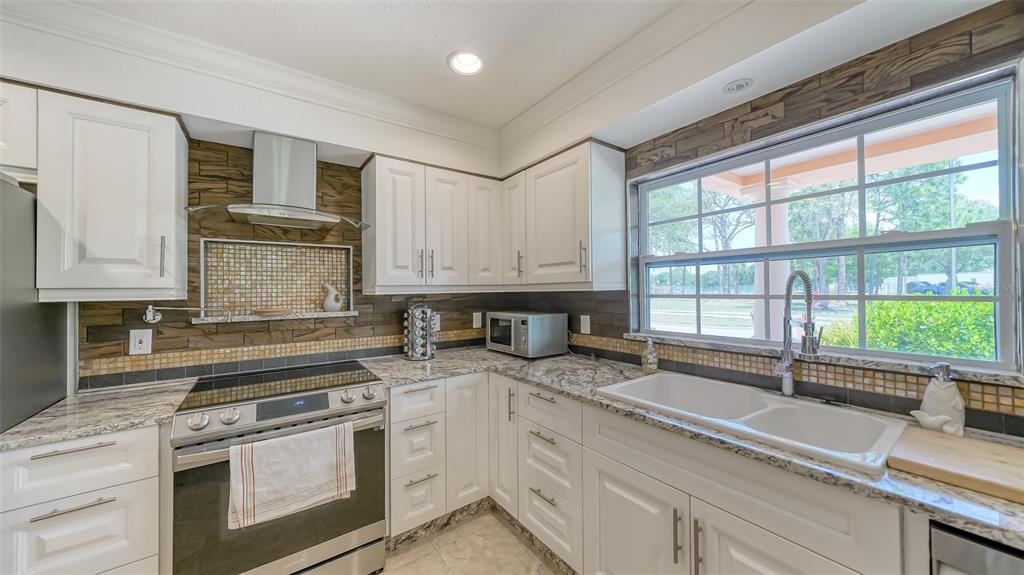 2520 TAMI SOLA ST, SARASOTA, FL — photo 18