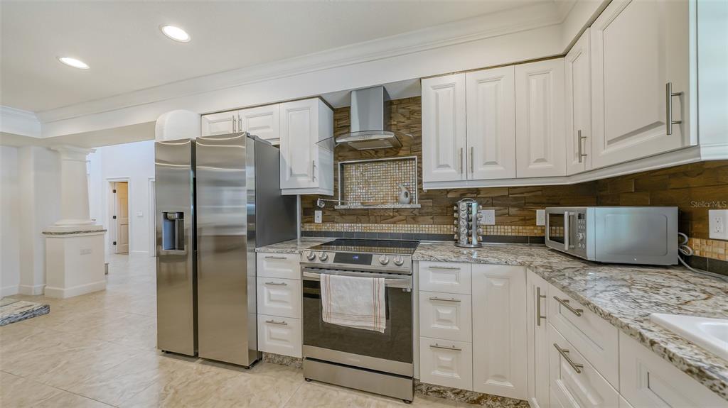 2520 TAMI SOLA ST, SARASOTA, FL — photo 19