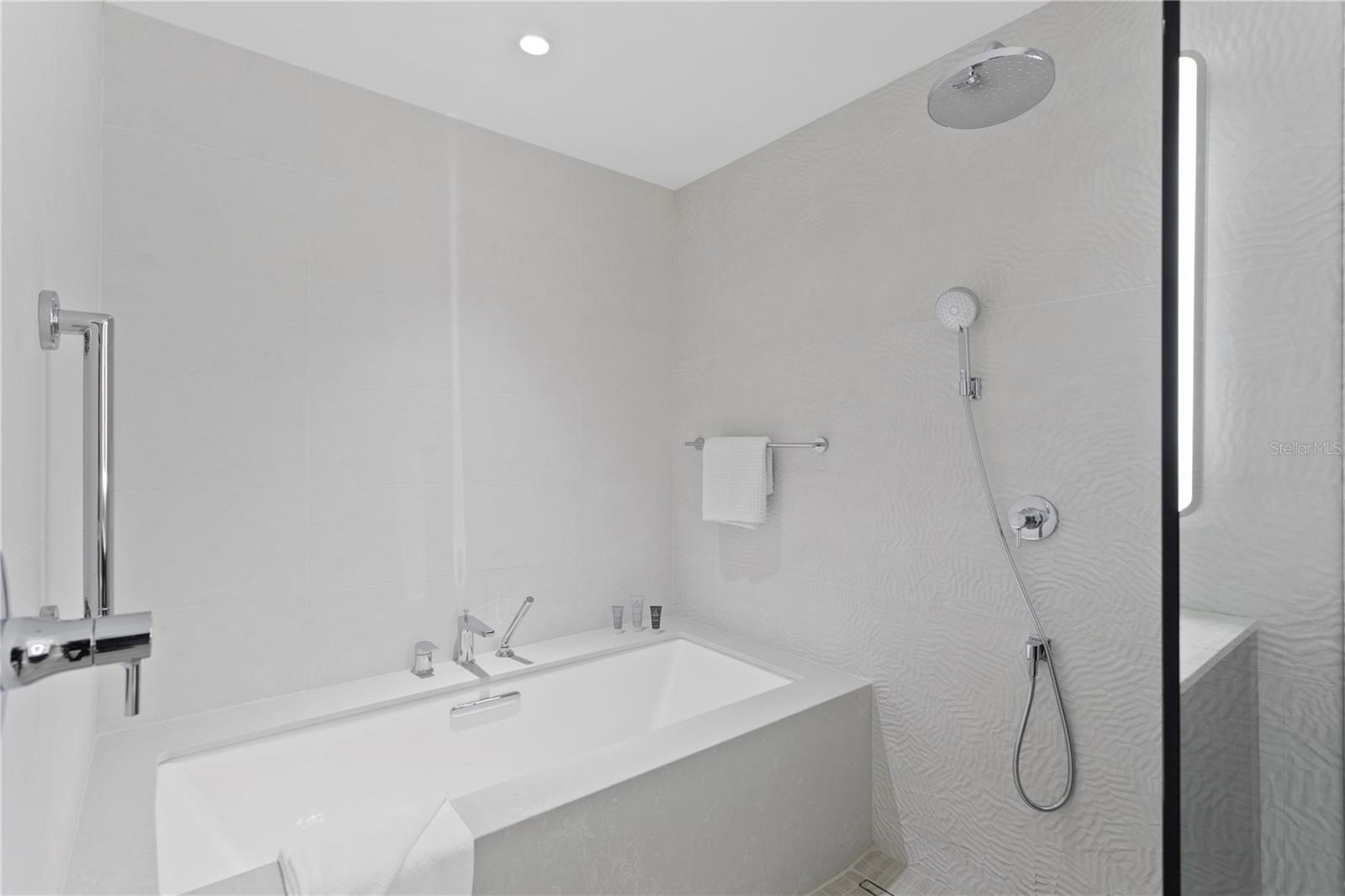 691 S GULFVIEW BLVD #1408, CLEARWATER BEACH, FL — photo 45
