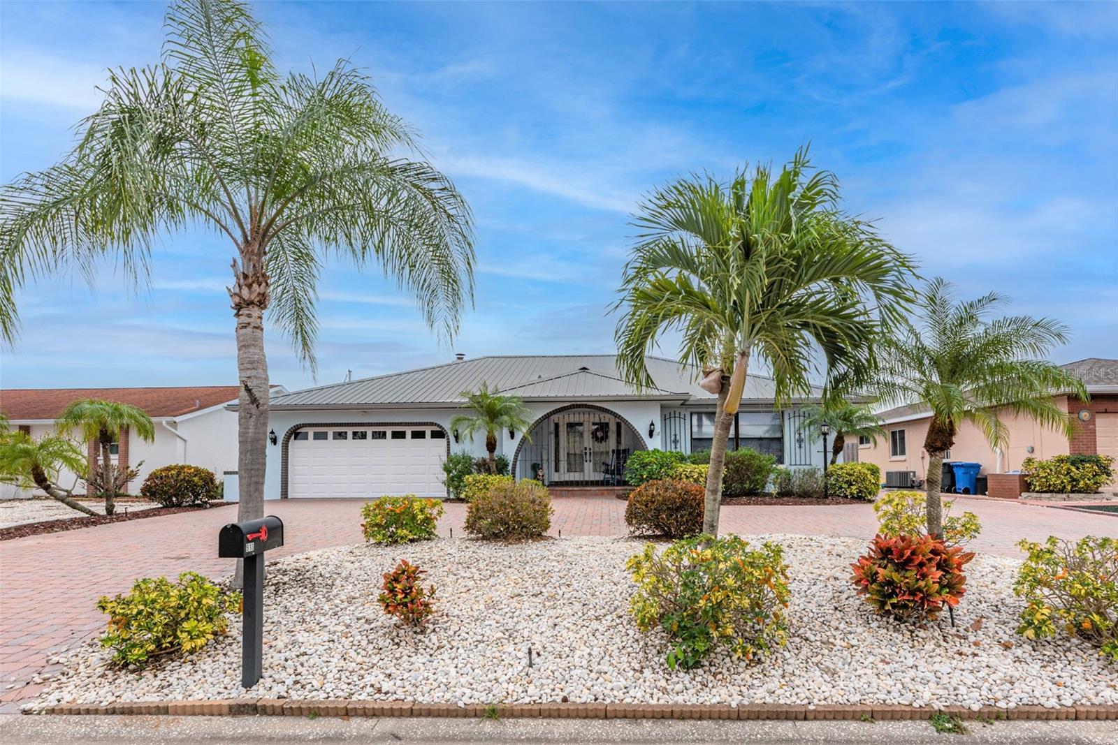 910 CHIPAWAY DR, APOLLO BEACH, FL