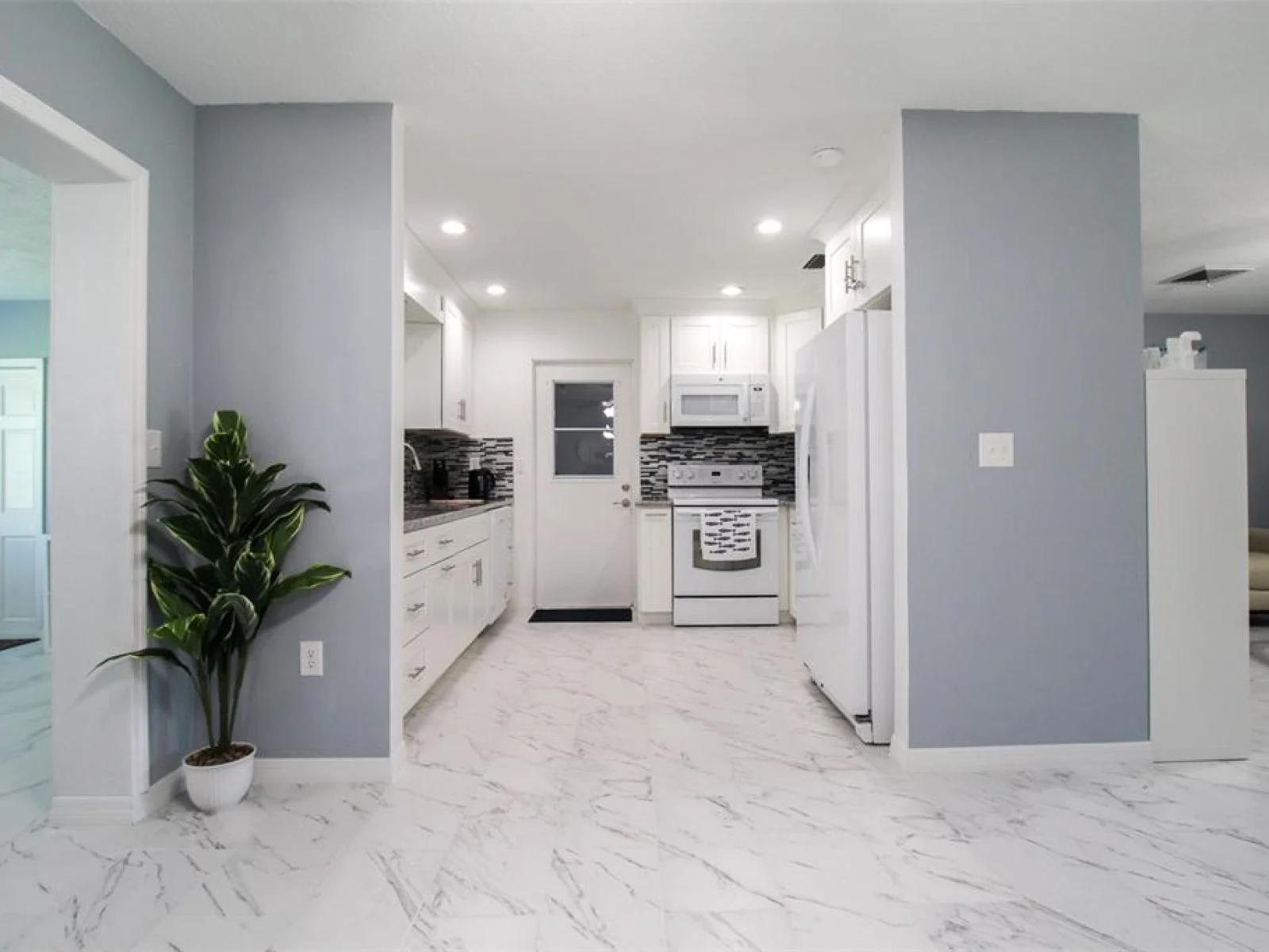 2521 BISMARK WAY, SARASOTA, FL — photo 13