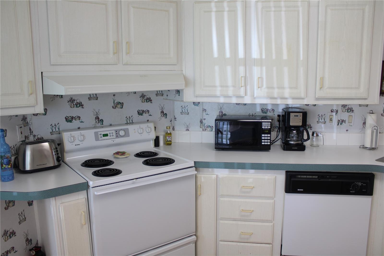 8314 NANCY LN, ELLENTON, FL — photo 2