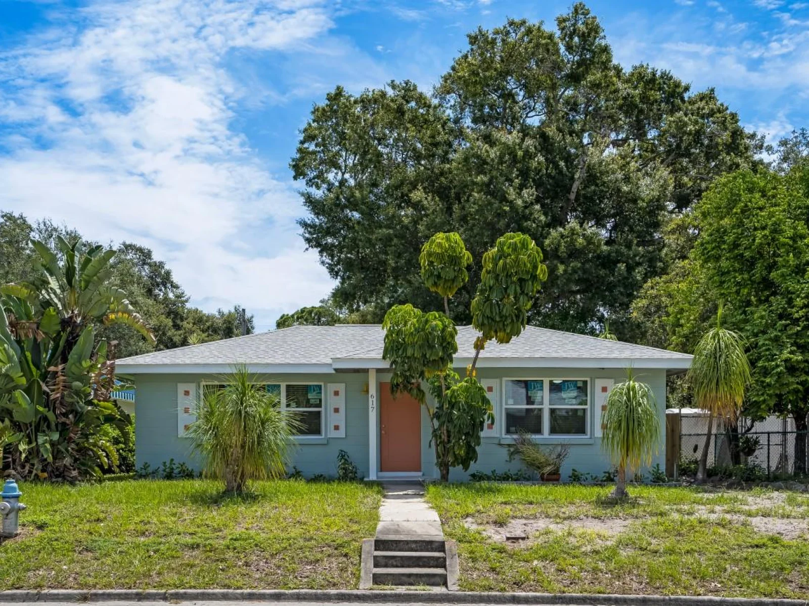 617 26TH ST W, BRADENTON, FL — photo 1
