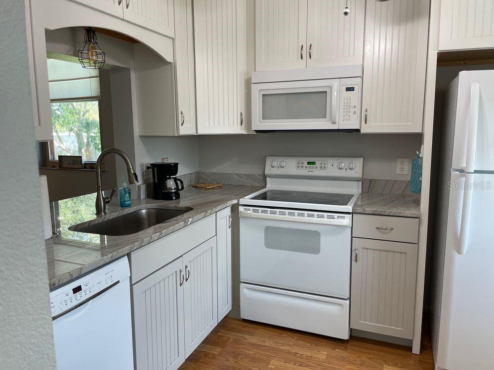 206 LAKEWOOD DR #206, BRADENTON, FL — photo 2