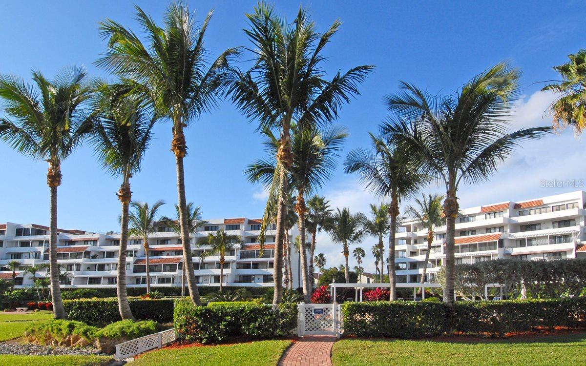 1485 GULF OF MEXICO DR #109, LONGBOAT KEY, FL — photo 4