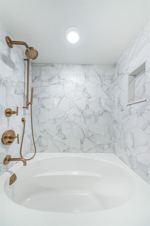5901 BAHIA DEL MAR CIR #122, ST PETERSBURG, FL — photo 24