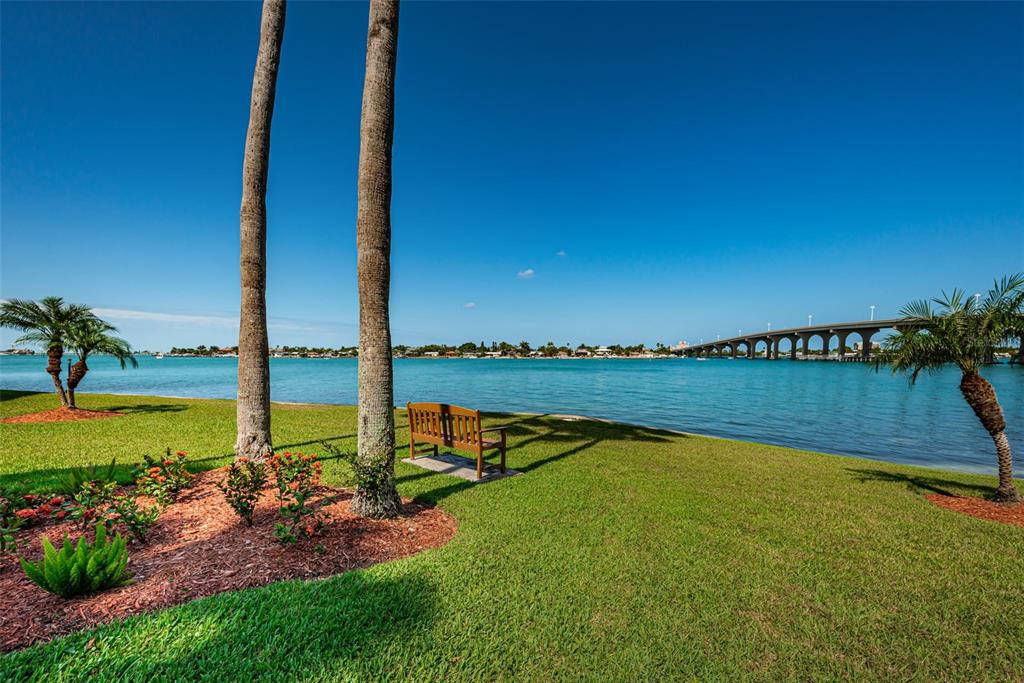 5901 BAHIA DEL MAR CIR #122, ST PETERSBURG, FL — photo 33