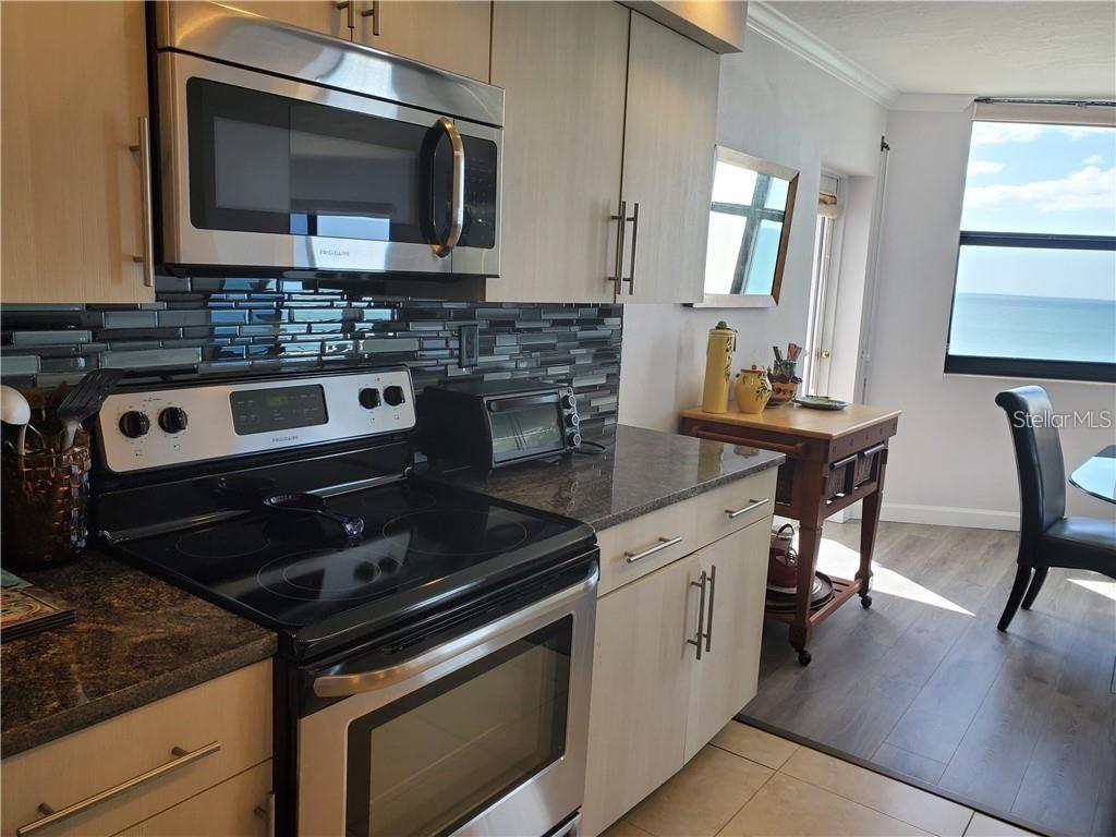 1050 LONGBOAT CLUB RD #1006, LONGBOAT KEY, FL — photo 11