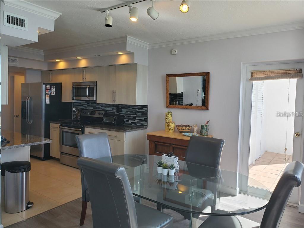 1050 LONGBOAT CLUB RD #1006, LONGBOAT KEY, FL — photo 12
