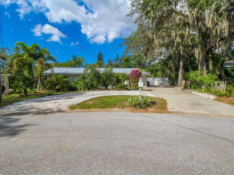 3223 ROWENA ST, SARASOTA, FL