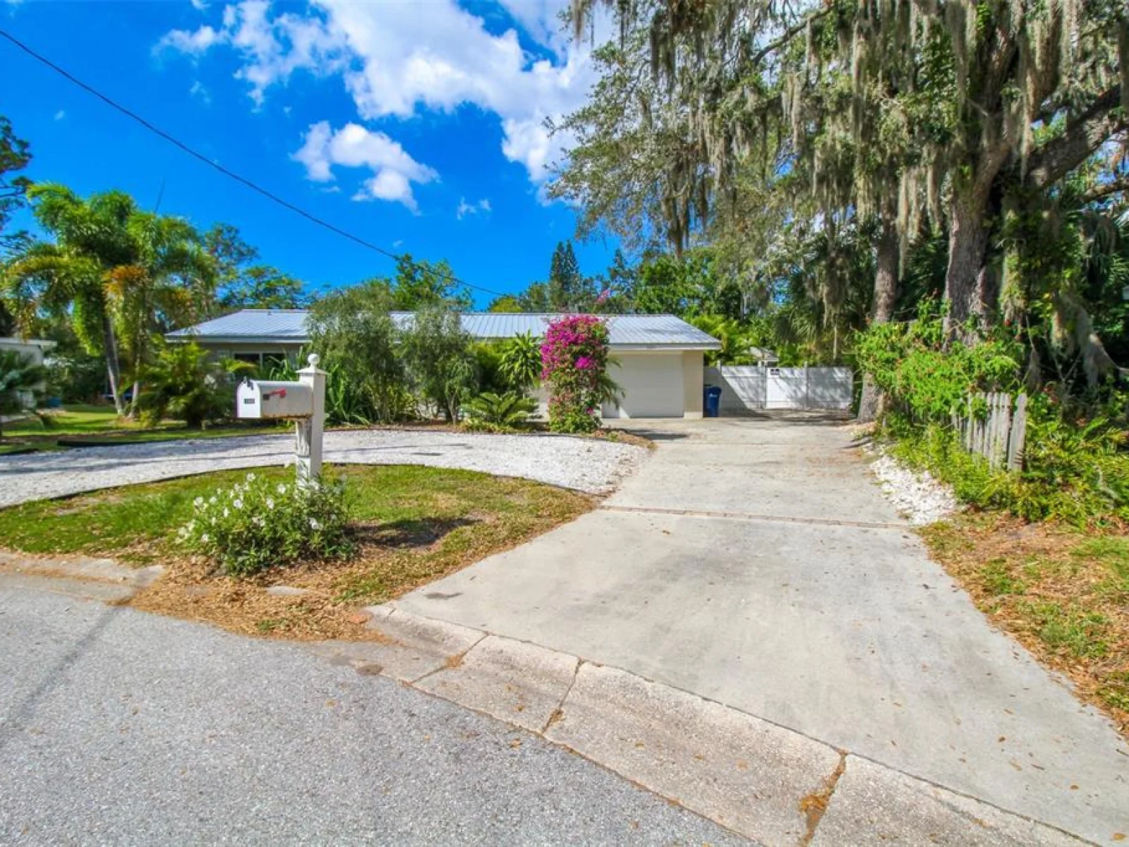 3223 ROWENA ST, SARASOTA, FL — photo 3
