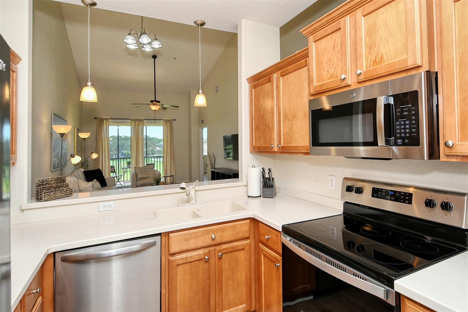 905 FAIRWAY COVE LN #205, BRADENTON, FL — photo 17