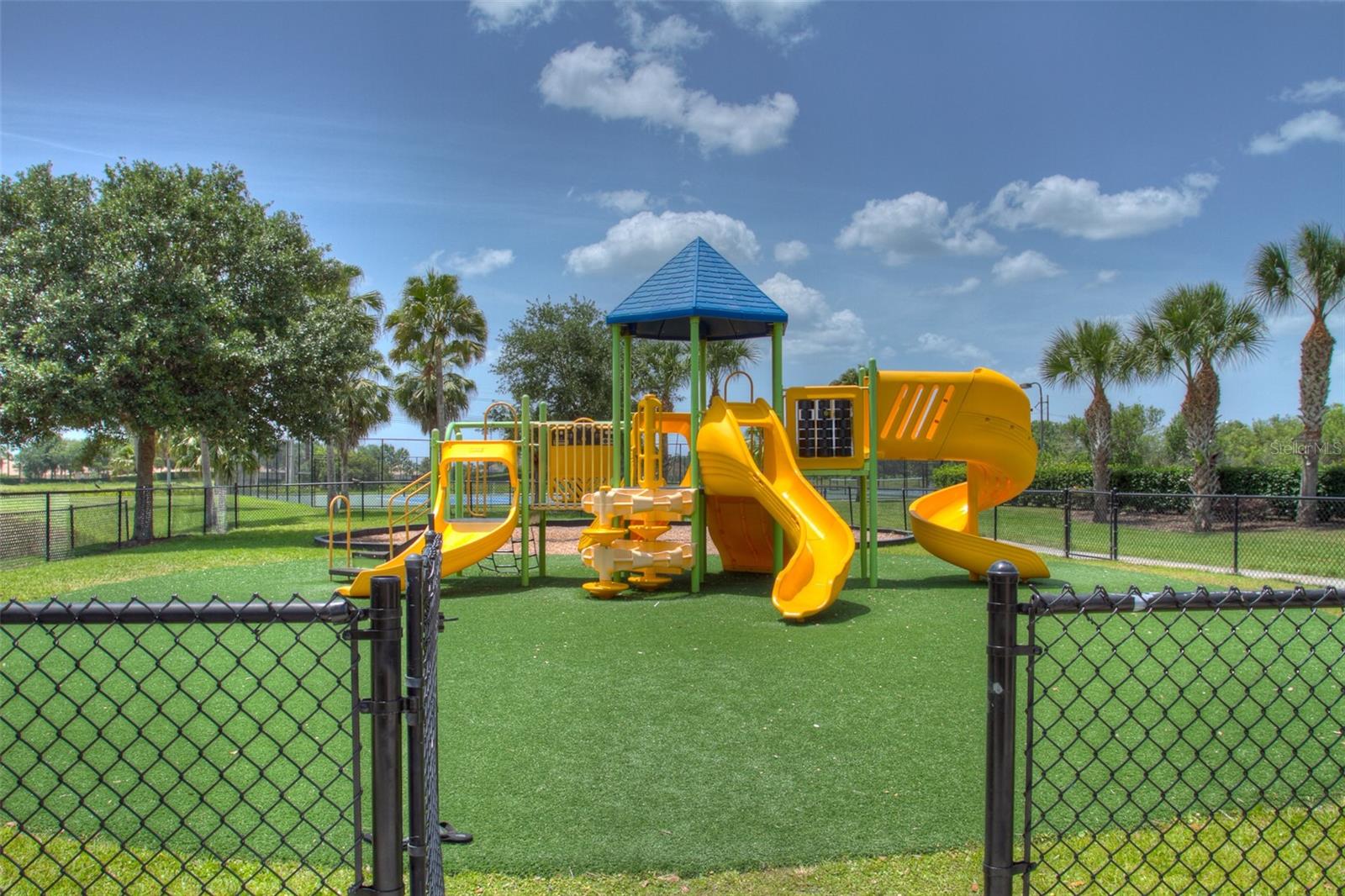 905 FAIRWAY COVE LN #205, BRADENTON, FL — photo 37