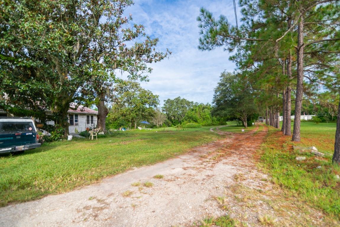 9358 HARNEY RD, THONOTOSASSA, FL — photo 2