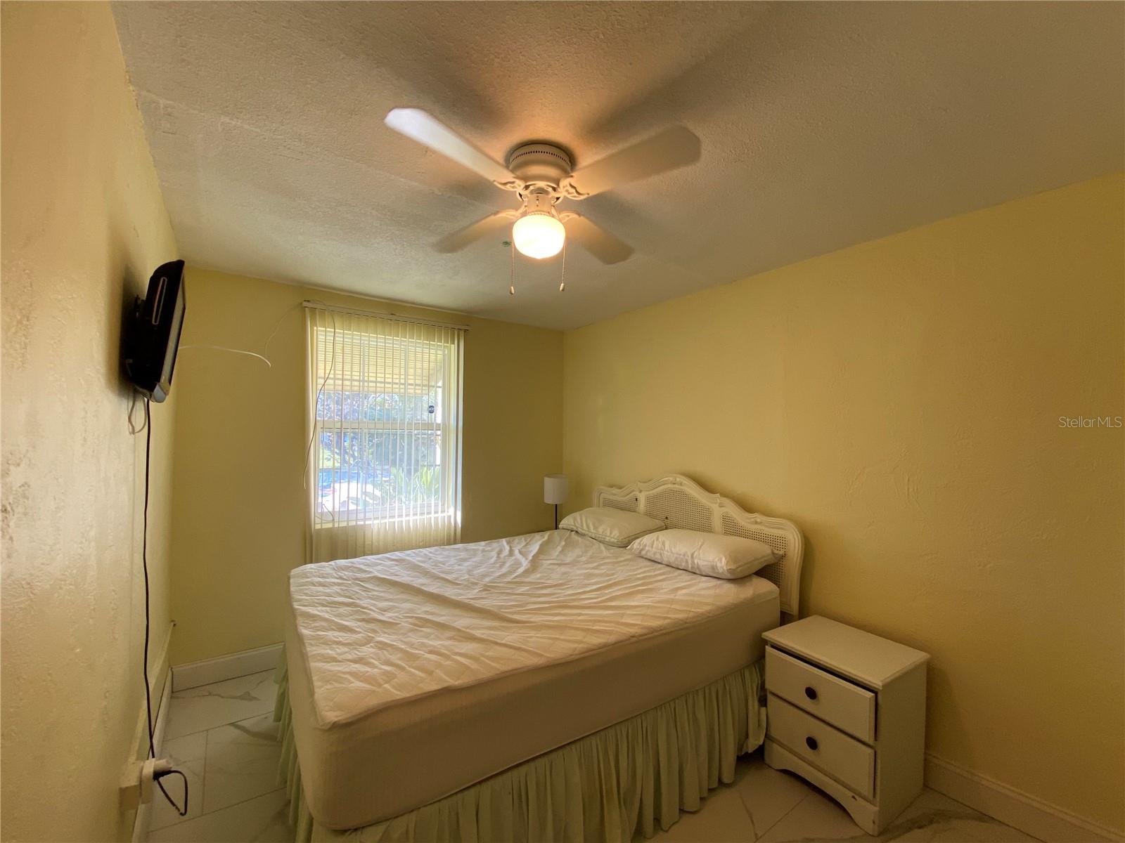 910 LAKE AVE, EDGEWATER, FL — photo 14