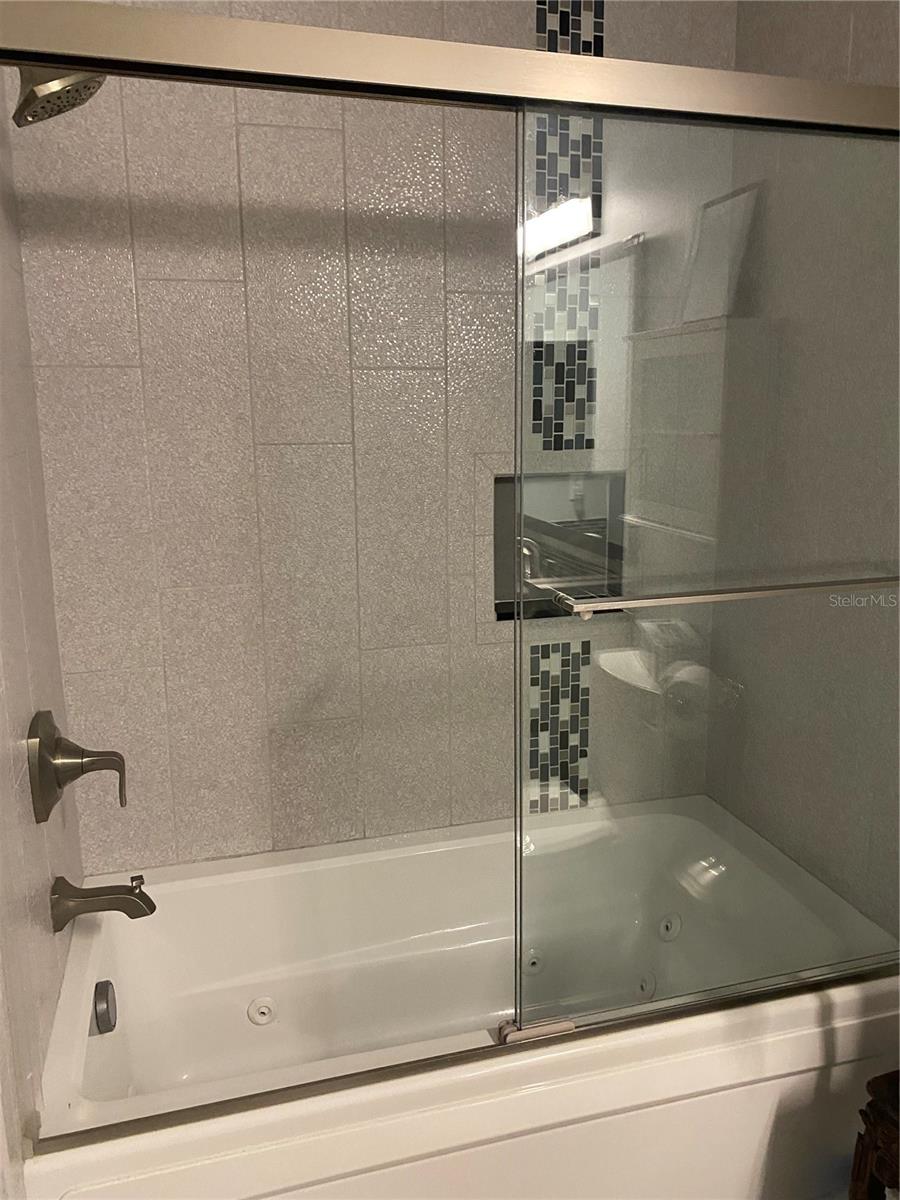 1010 VILLAGIO CIR #106, SARASOTA, FL — photo 9