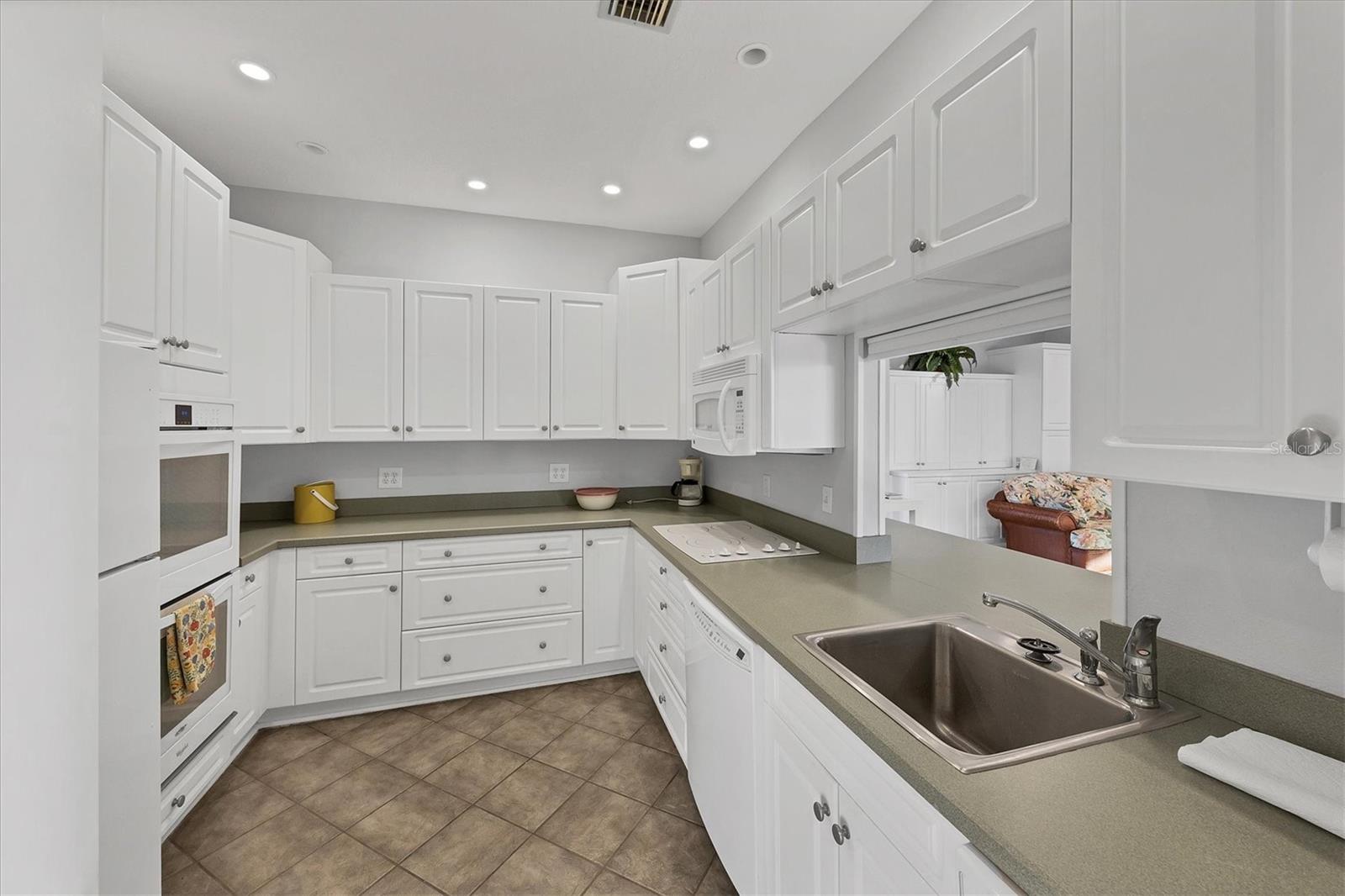 20 WHISPERING SANDS DR #903, SARASOTA, FL — photo 38