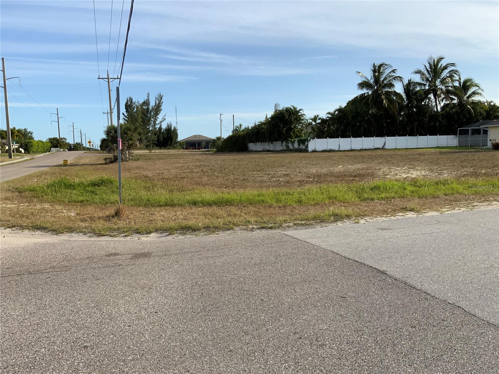 2000 SW 28TH TER, CAPE CORAL, FL — photo 3