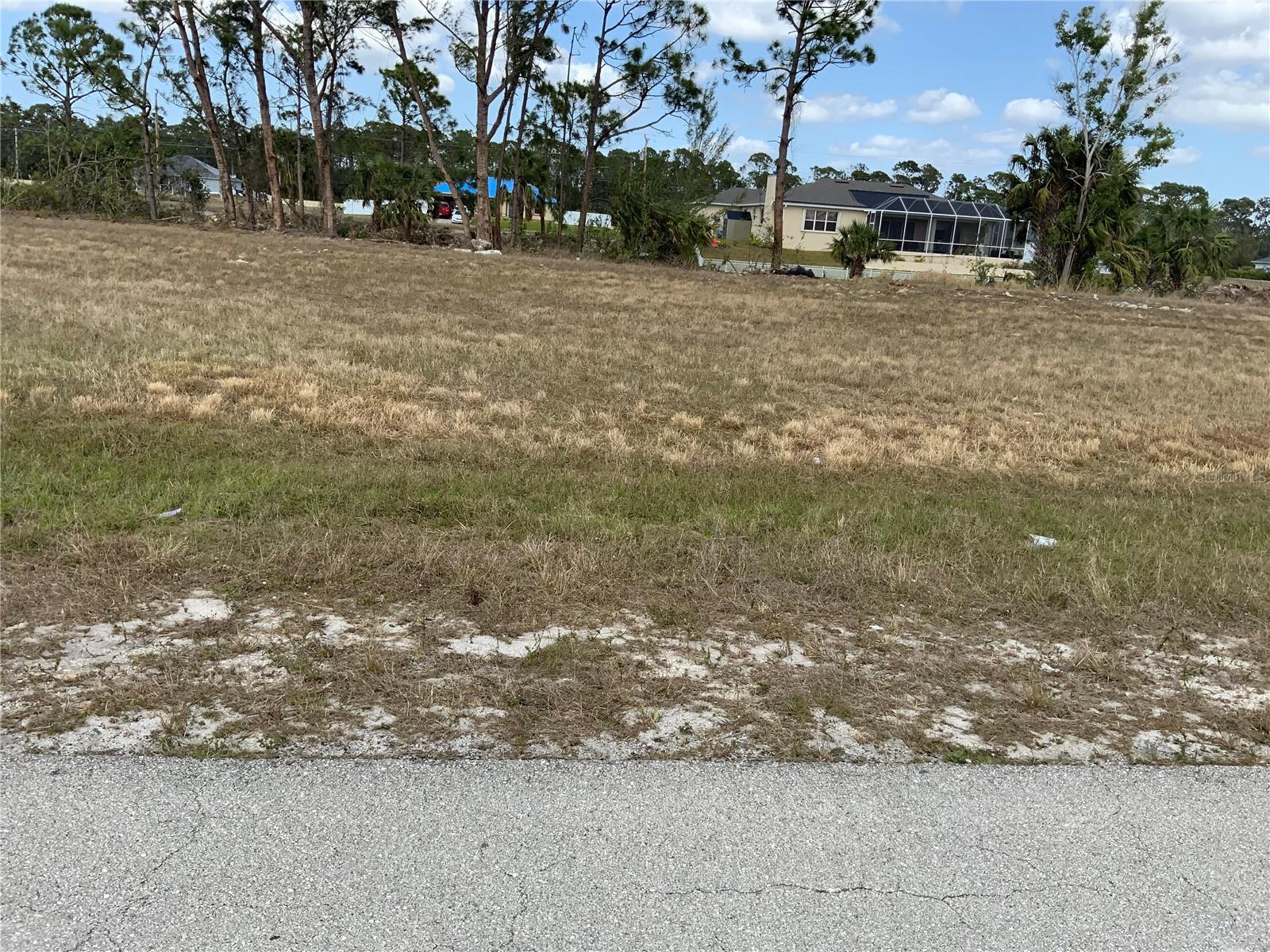 323 NE 31ST ST, CAPE CORAL, FL — photo 2