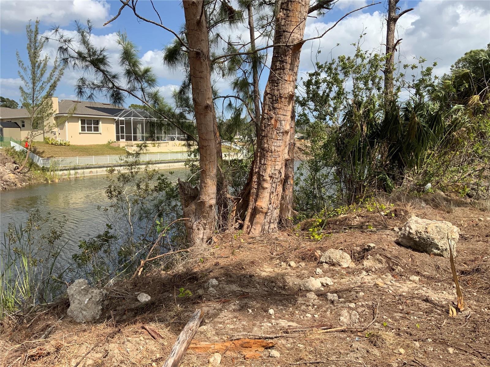 323 NE 31ST ST, CAPE CORAL, FL — photo 4
