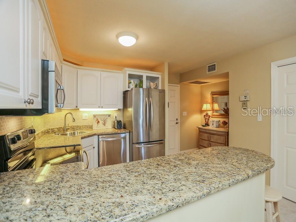 1050 LONGBOAT CLUB RD #502, LONGBOAT KEY, FL — photo 7