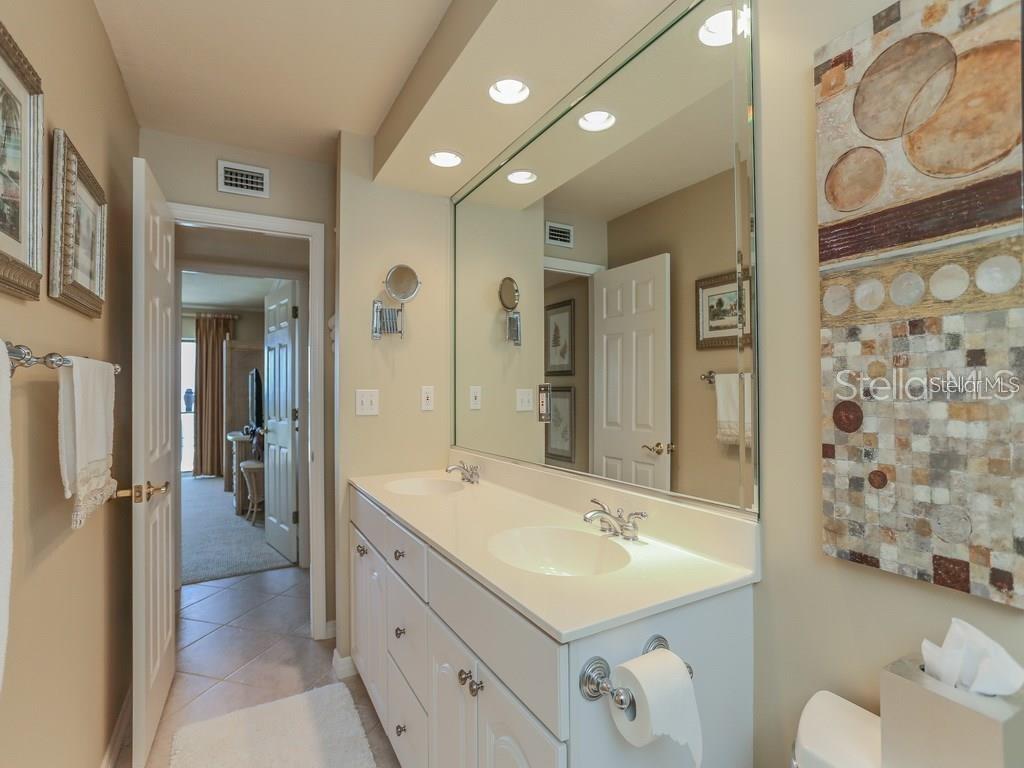 1050 LONGBOAT CLUB RD #502, LONGBOAT KEY, FL — photo 12
