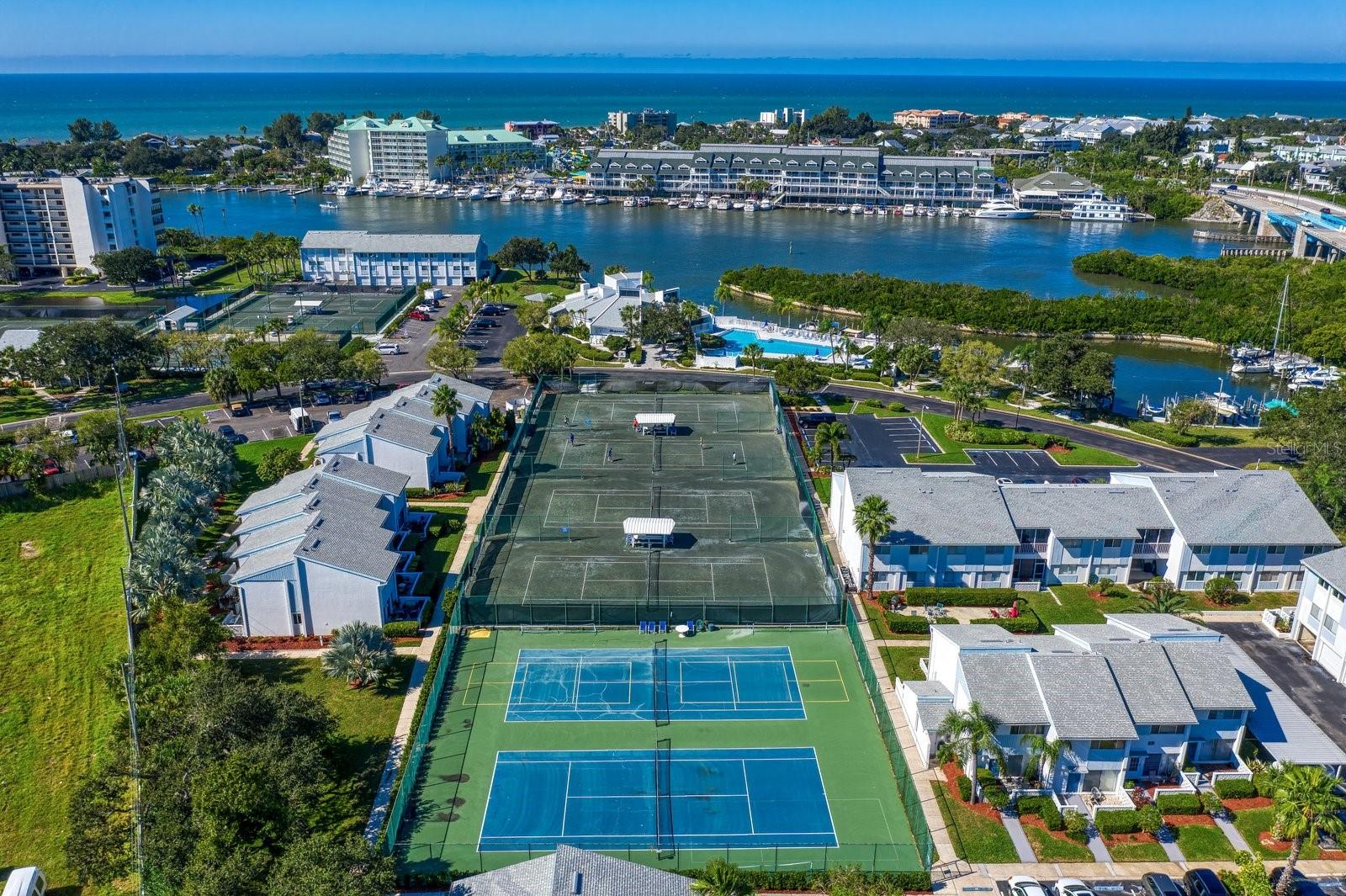 11730 SHIPWATCH DR #305, LARGO, FL — photo 22