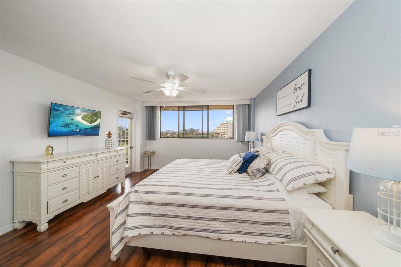 11730 SHIPWATCH DR #305, LARGO, FL — photo 11
