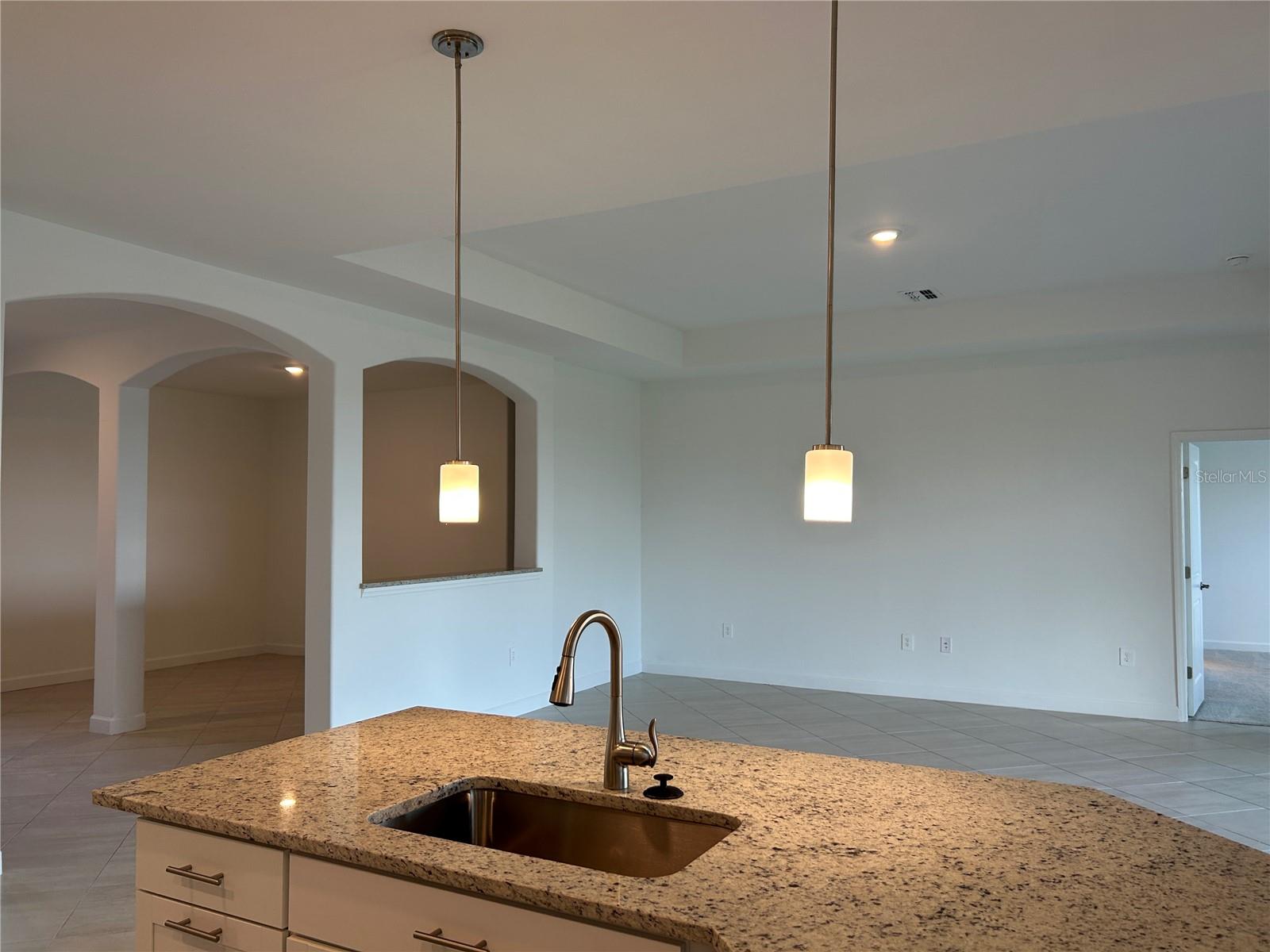 15513 WHITE LINEN DR, LAKEWOOD RANCH, FL — photo 8