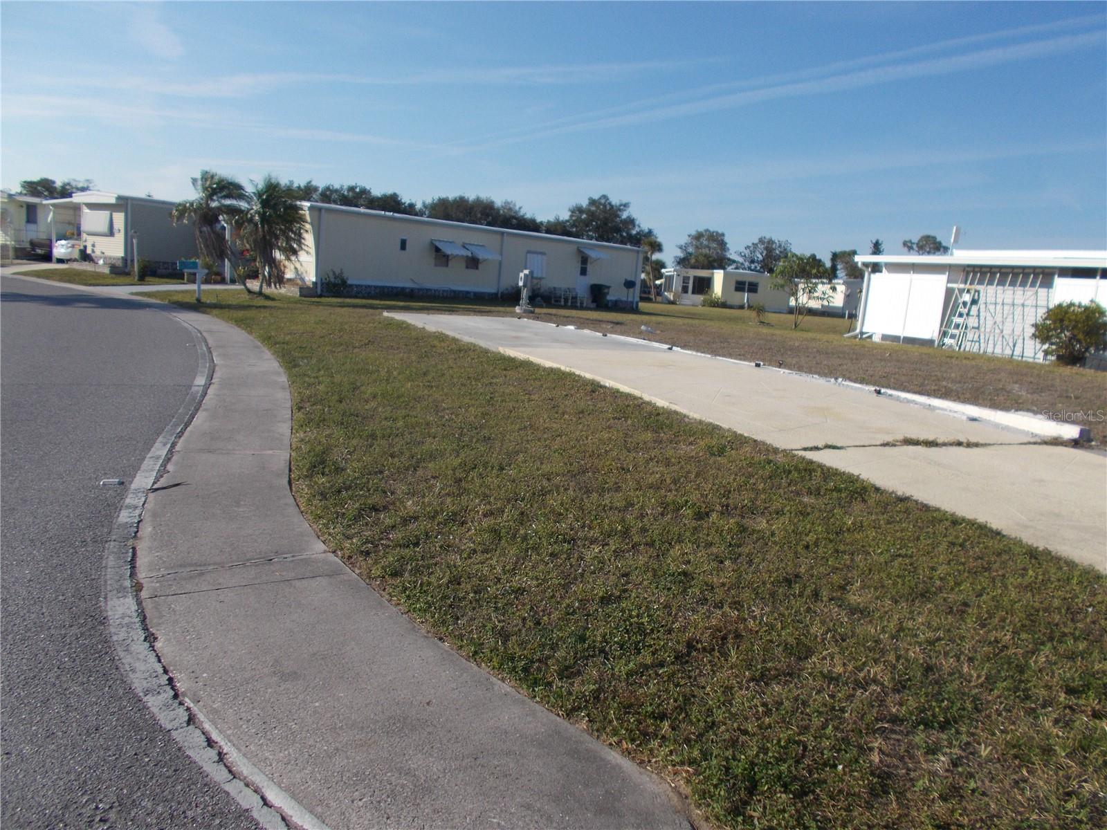 6581 CENTER LN, NORTH PORT, FL