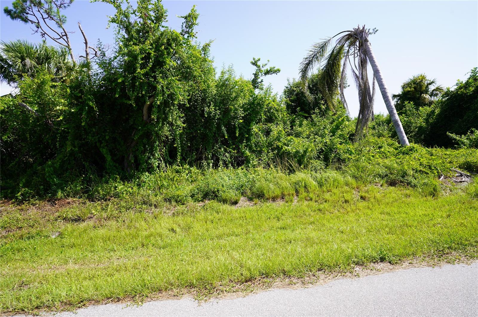 507 MERIDAN AVE NW, PORT CHARLOTTE, FL — photo 2