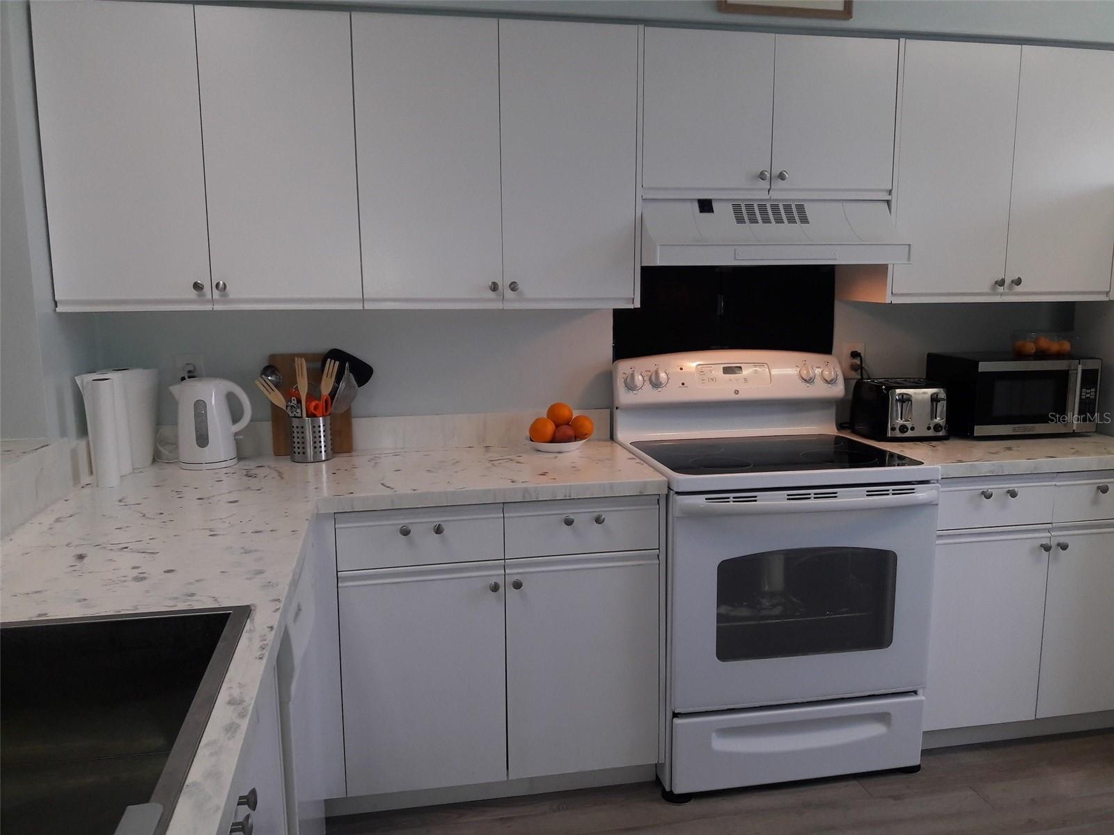 2713 60TH AVENUE DR W, BRADENTON, FL — photo 2