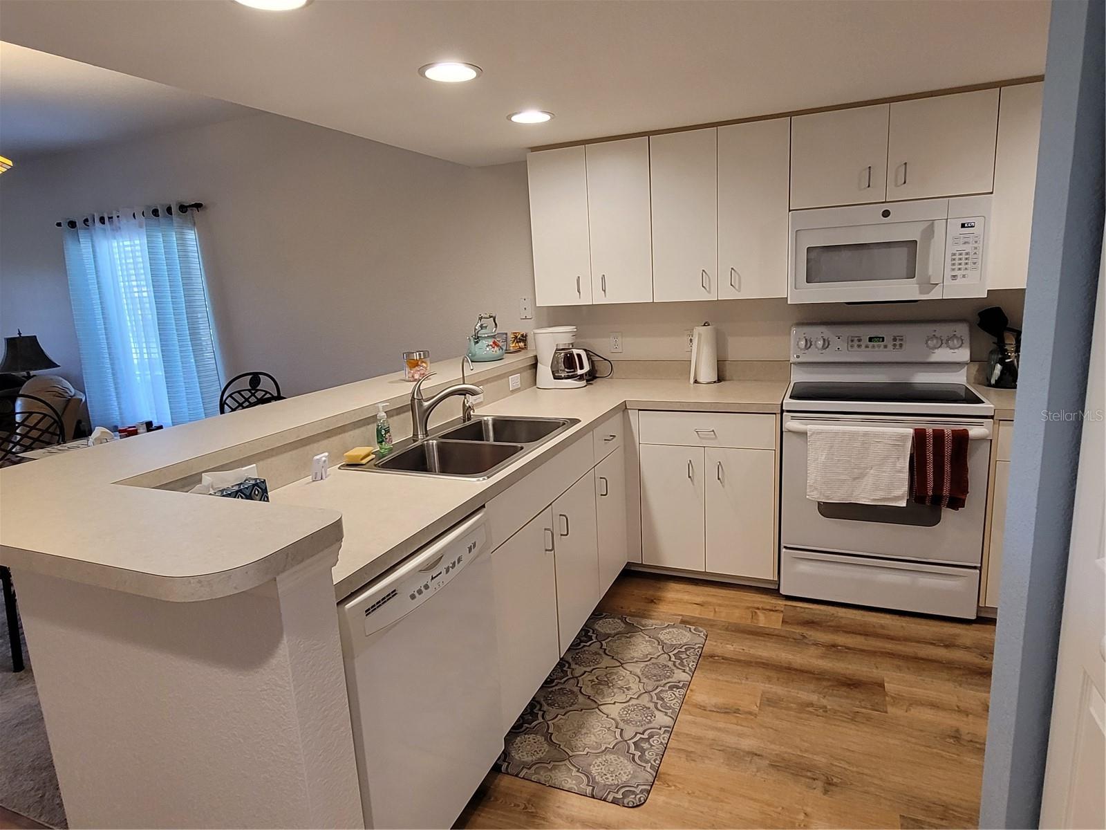 9550 FIDDLERS GREEN CIR #105, ROTONDA WEST, FL — photo 4
