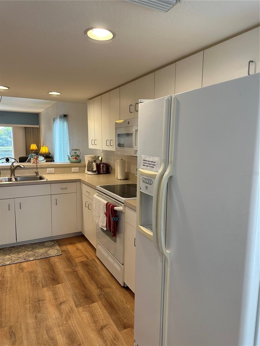 9550 FIDDLERS GREEN CIR #105, ROTONDA WEST, FL — photo 11