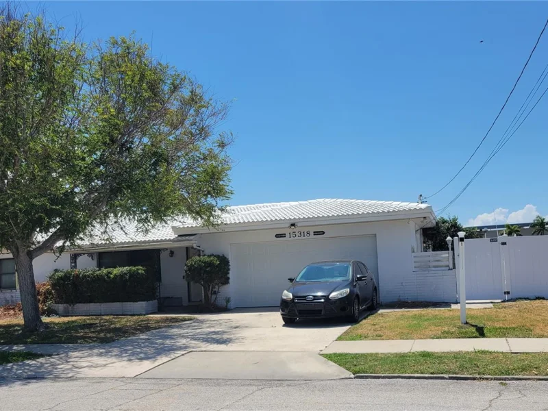 15318 HARBOR DR, MADEIRA BEACH, FL