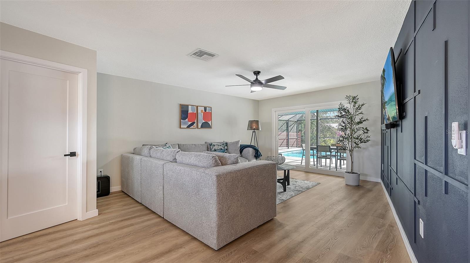3924 HELENE ST, SARASOTA, FL — photo 6