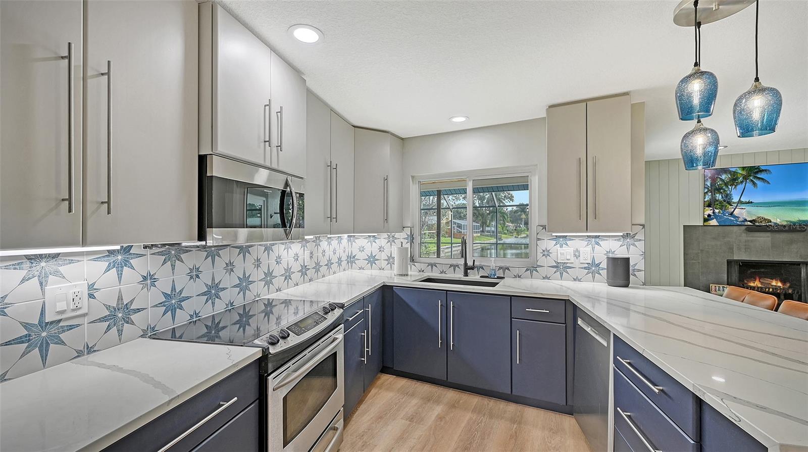 3924 HELENE ST, SARASOTA, FL — photo 21