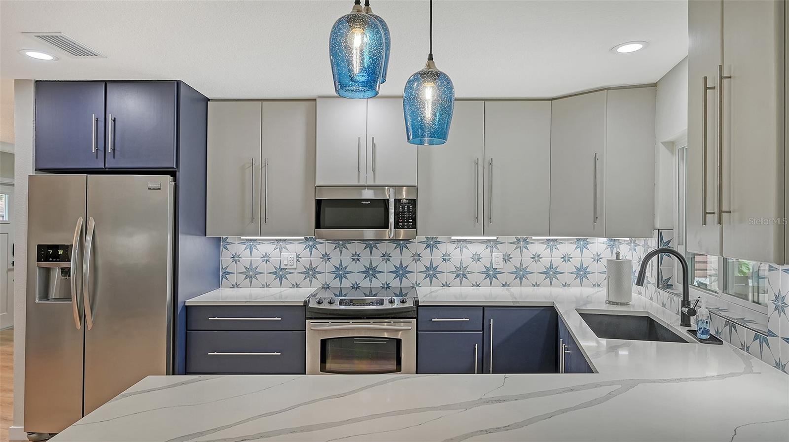3924 HELENE ST, SARASOTA, FL — photo 25