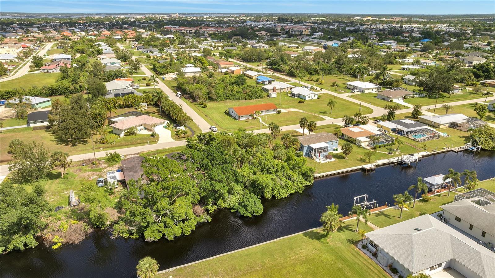727 MARLIN DR, PUNTA GORDA, FL — photo 3